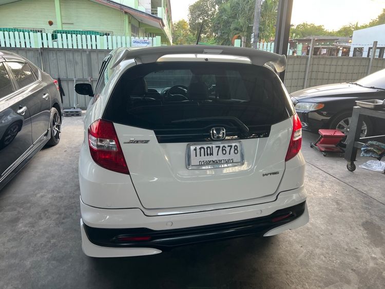 Honda Jazz 2013 1.5 S i-VTEC Sedan เบนซิน LPG เกียร์อัตโนมัติ ขาว รูปที่ 4