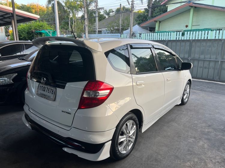 Honda Jazz 2013 1.5 S i-VTEC Sedan เบนซิน LPG เกียร์อัตโนมัติ ขาว รูปที่ 3