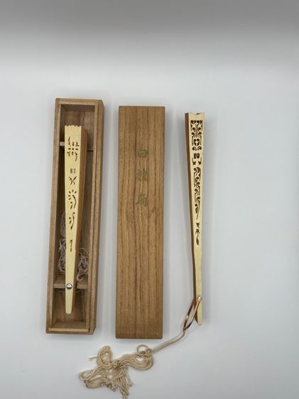 พัดไม้หอม