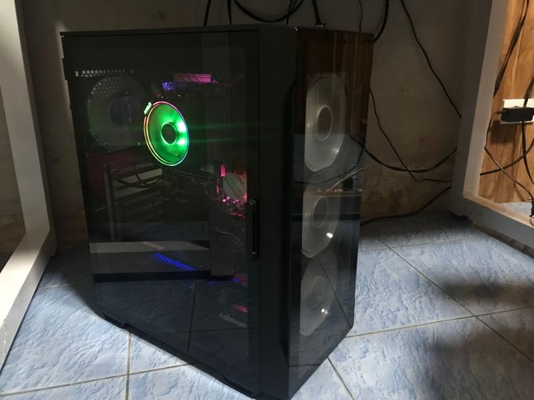 คอมพิวเตอร์ ทำงาน ดูหนัง ฟังเพลง