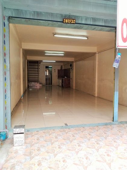 ขาย ให้เช่า อาคารพาณิชย์ ทำเลดี ทำเลค้าขาย 2 ชั้นครึ่ง มีดาดฟ้า ขายตึกแถว ติดถนนใหญ่ ติดถนนสุขสวัสดิ์ ปากซอยสุขสวัสดิ์ 84 (คู่สร้าง) รูปที่ 2