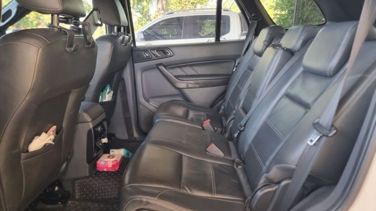 Ford Everest 2018 2.2 Titanium Plus Van ดีเซล เกียร์อัตโนมัติ ขาว รูปที่ 4