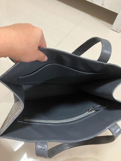 กระเป๋าสะพายทรงโทสหนังจรเข้แท้