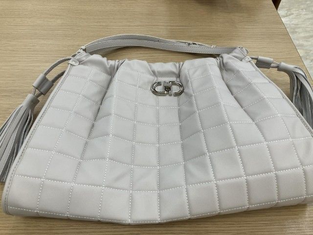 กระเป๋าสะพายหนังแกะแท้ทั้งใบ