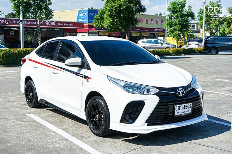 Toyota Yaris ATIV 2022 1.2 Entry Sedan เบนซิน ไม่ติดแก๊ส เกียร์อัตโนมัติ ขาว รูปที่ 3