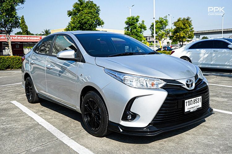 Toyota Yaris ATIV 2020 1.2 Entry Sedan เบนซิน ไม่ติดแก๊ส เกียร์อัตโนมัติ เทา รูปที่ 3