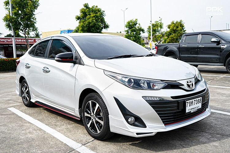 Toyota Yaris ATIV 2018 1.2 S Sedan เบนซิน ไม่ติดแก๊ส เกียร์อัตโนมัติ เทา รูปที่ 3