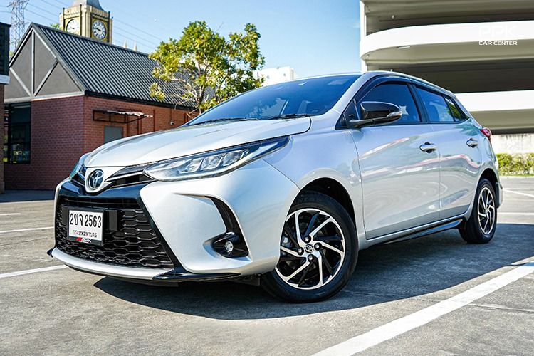 รถ Toyota Yaris 1.2 Sport Premium สี เทา