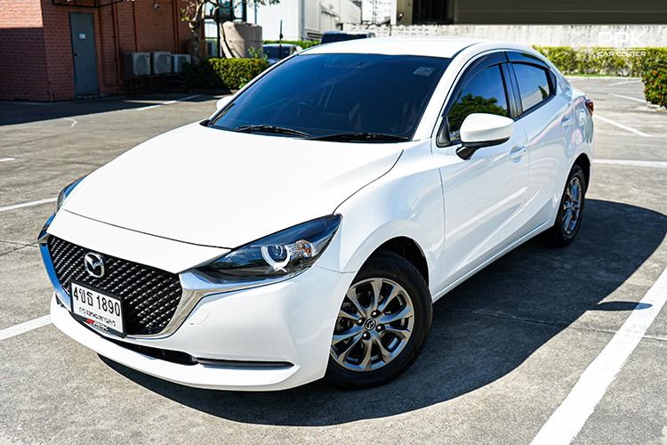 รถ Mazda Mazda 2 1.3 C สี ขาว