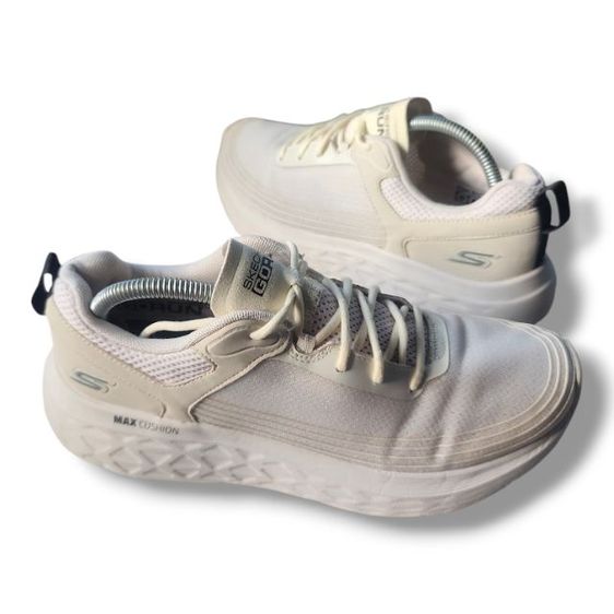 

รองเท้า Skechers Max Cushioning Delta สีเบจขาว Size 42 (26.5 cm)
