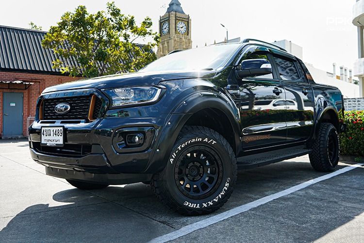รถ Ford Ranger 2.0 Hi-Rider Wildtrak สี ดำ