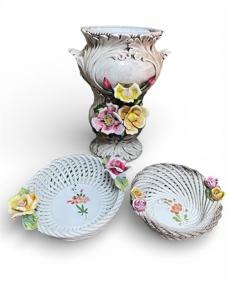 แจกันและตะกร้าสานเซรามิคของอิตาลี