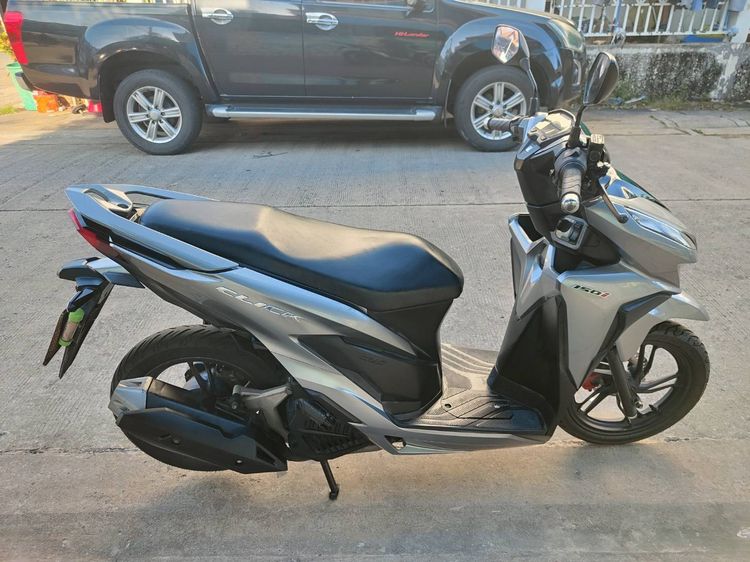 🛵ยังไงก็ขาย CLICK150 i ปี 62 เครื่องดี สีสวย สตาร์ทมือ กุญแจรีโมท เล่มชุดโอนครบ+เปลี่ยนถ่ายน้ำมันเครื่องฟรี ส่งฟรี30 ก.ม รูปที่ 3