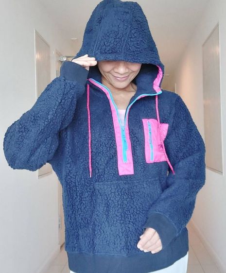 J.Crew Vintage Fleece Hoodie – เสื้อฮู้ดขนแกะ Sherpa สี Navy ตัดชมพู-ฟ้า สไตล์วินเทจ 90s รูปที่ 14