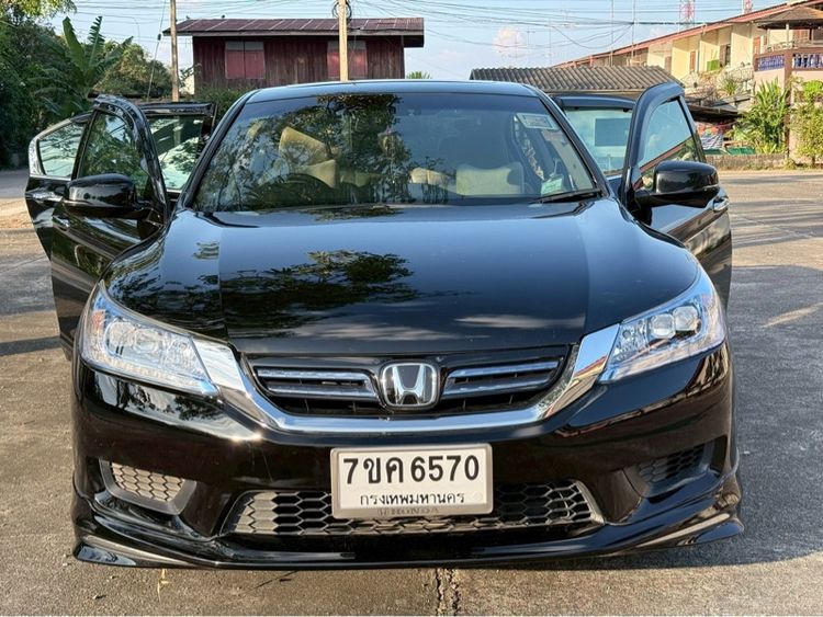 รถ Honda Accord 2.0 Hybrid Tech สี ดำ