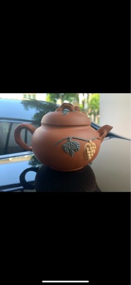 ปั้นชาเก่าลายองุ่น