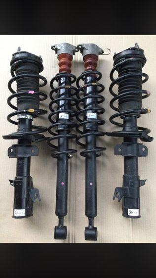 โช๊ค เดิม หน้า หลัง Mazda 2  De ปี 2007 ถึง 2012 Ford Fiesta. 