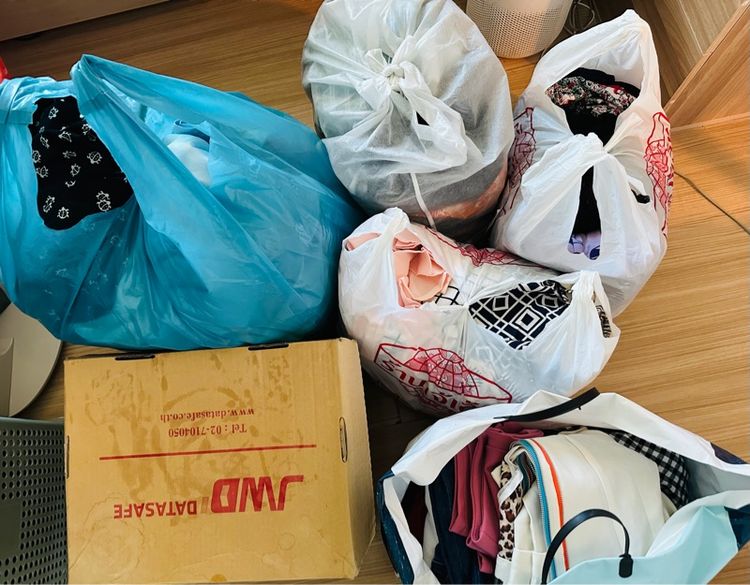 เสื้อผ้า เหมาๆ 200 ตัว