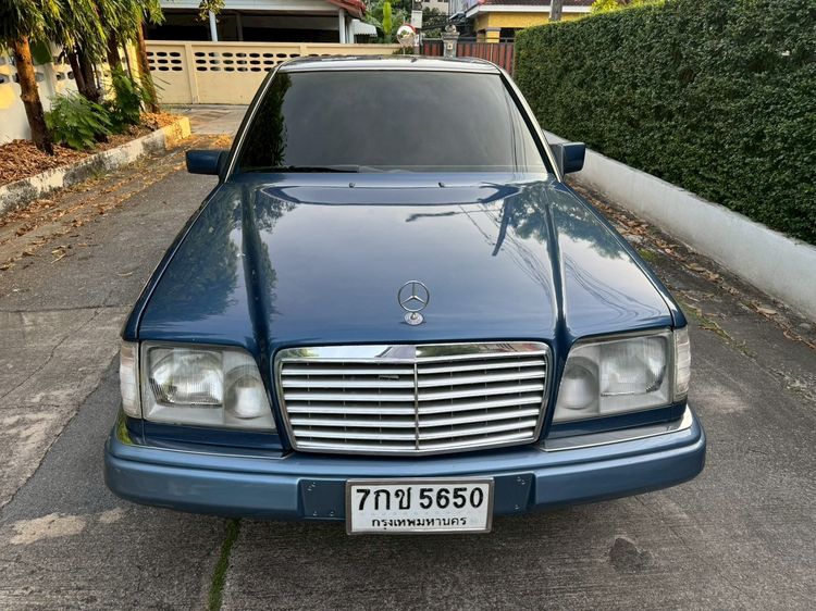 Mercedes-Benz E-Class 1994 E220 Sedan เบนซิน ไม่ติดแก๊ส เกียร์อัตโนมัติ น้ำเงิน รูปที่ 2
