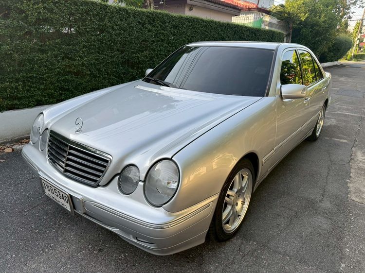 รถ Mercedes-Benz E-Class E240 สี เทา