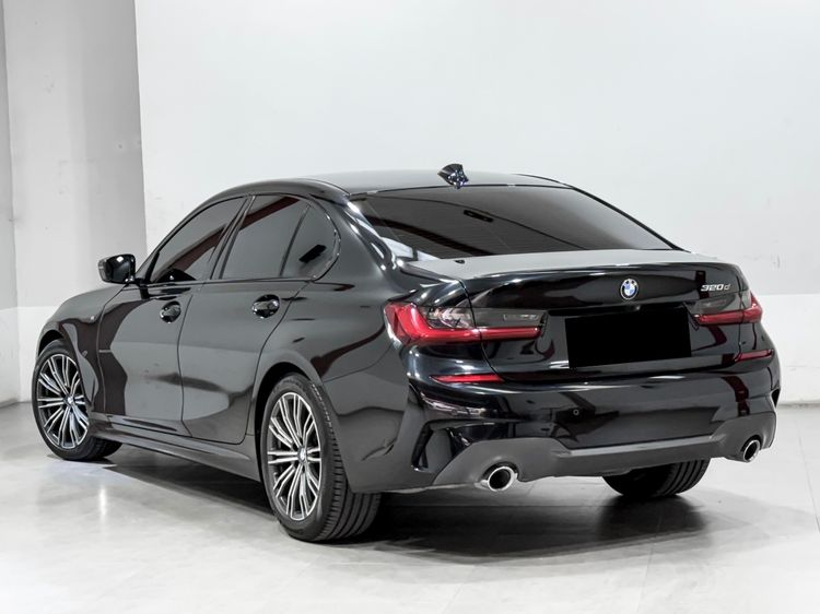 BMW Series 3 2024 320d Sedan ดีเซล เกียร์อัตโนมัติ ดำ รูปที่ 4