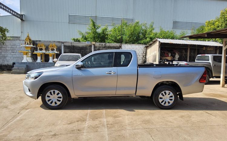 Toyota Hilux Revo 2017 2.4 J Plus Pickup ดีเซล ไม่ติดแก๊ส เกียร์ธรรมดา บรอนซ์เงิน รูปที่ 4