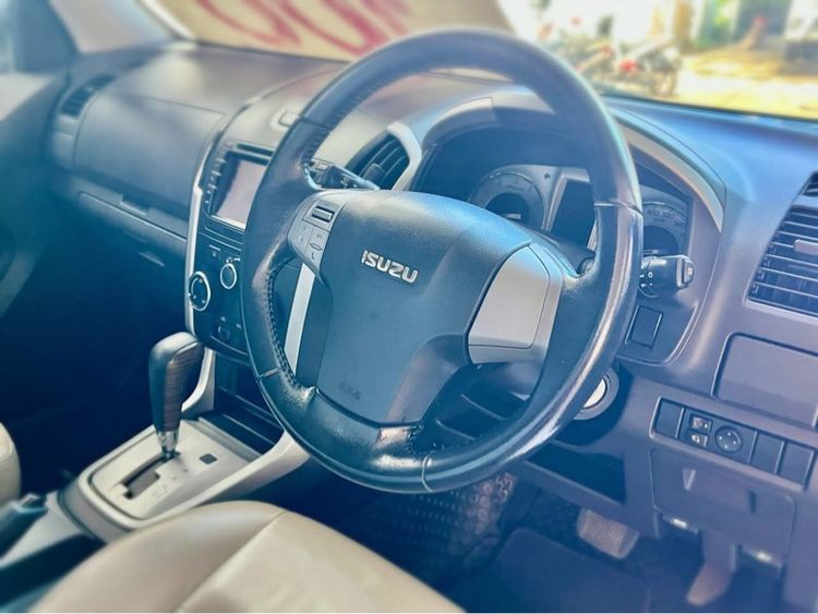 Isuzu MU-X 2015 2.5 Utility-car เบนซิน ไม่ติดแก๊ส เกียร์อัตโนมัติ ดำ รูปที่ 4