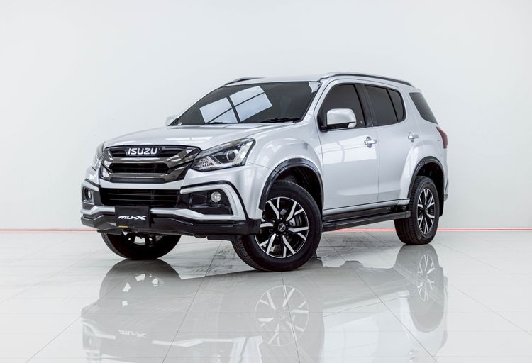รถ Isuzu MU-X 3.0 The Onyx สี เทา