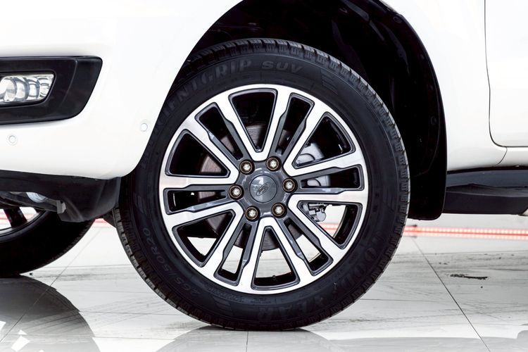 Ford Everest 2021 2.0 Bi-Turbo Titanium+ 4WD Utility-car ดีเซล ไม่ติดแก๊ส เกียร์อัตโนมัติ ขาว รูปที่ 4