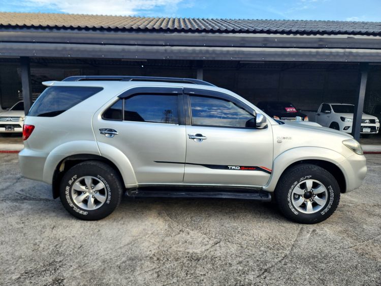 Toyota Fortuner 2005 3.0 V 4WD Utility-car ดีเซล ไม่ติดแก๊ส เกียร์อัตโนมัติ เทา รูปที่ 4