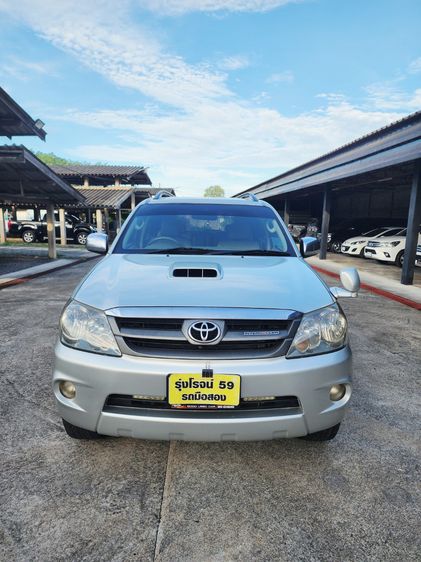 Toyota Fortuner 2005 3.0 V 4WD Utility-car ดีเซล ไม่ติดแก๊ส เกียร์อัตโนมัติ เทา รูปที่ 3