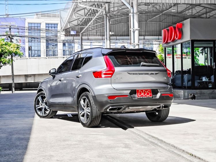 Volvo XC40 2019 2.0 T5 R-Design 4WD Utility-car เบนซิน เกียร์อัตโนมัติ ขาว รูปที่ 3