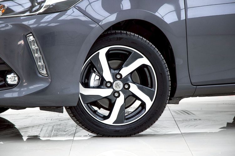 Toyota Vios 2019 1.5 High Sedan เบนซิน ไม่ติดแก๊ส เกียร์อัตโนมัติ เทา รูปที่ 4