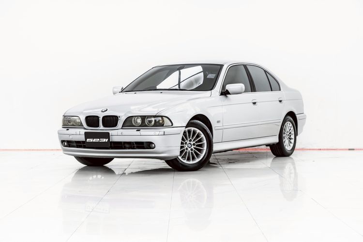 รถ BMW Series 5 523i สี เทา