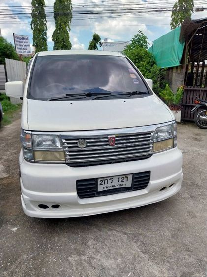 รถ Nissan Elgrand 3.5 High Way Star สี ขาว