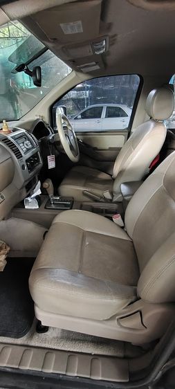 รถ Nissan Navara 2.5 Calibre LE สี ดำ