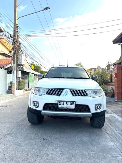 Mitsubishi Pajero Sport 2011 2.4 GT Utility-car เบนซิน ไม่ติดแก๊ส เกียร์ธรรมดา ขาว รูปที่ 3