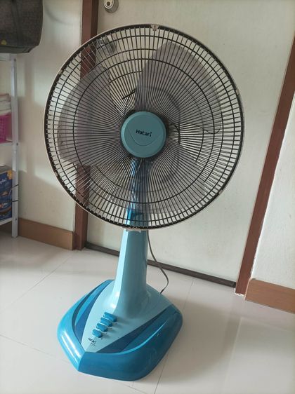 พัดลมตั้งพื้น Hatari สีฟ้ารุ่น HE-18M1 ขนาด 18 นิ้ว แถมใบพัดสำรองอีกอันนึง