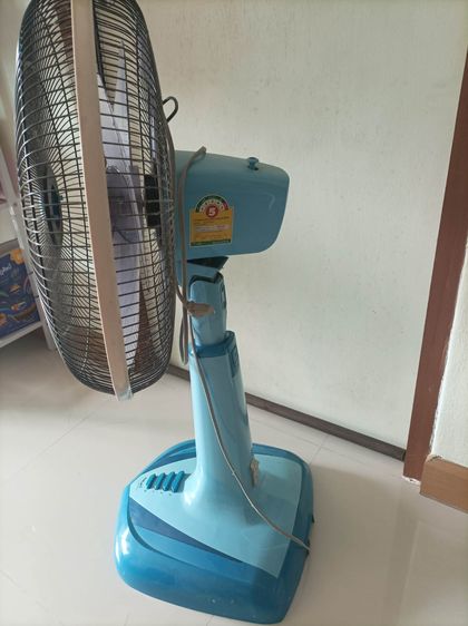 พัดลมตั้งพื้น Hatari สีฟ้ารุ่น HE-18M1 ขนาด 18 นิ้ว แถมใบพัดสำรองอีกอันนึง รูปที่ 3