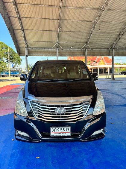 รถ Hyundai Grand Starex 2.5 Premium สี ดำ