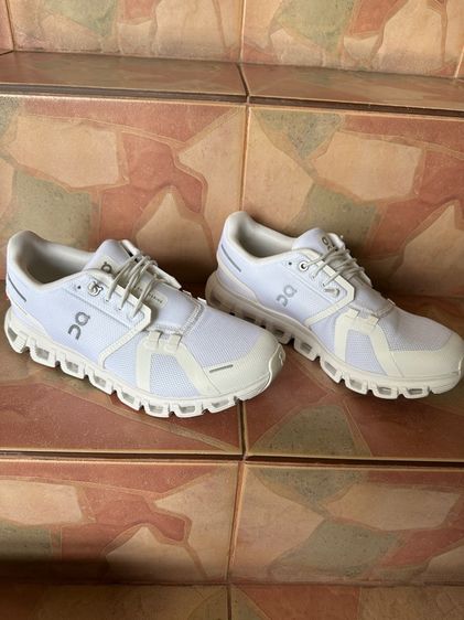 รองเท้า on cloud6 ของแท้จากญี่ปุ่น ใส่สองครั้งเคลือบกันน้ำ สภาพไหม่มากๆ รูปที่ 2