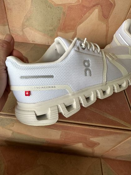 รองเท้า on cloud6 ของแท้จากญี่ปุ่น ใส่สองครั้งเคลือบกันน้ำ สภาพไหม่มากๆ รูปที่ 4