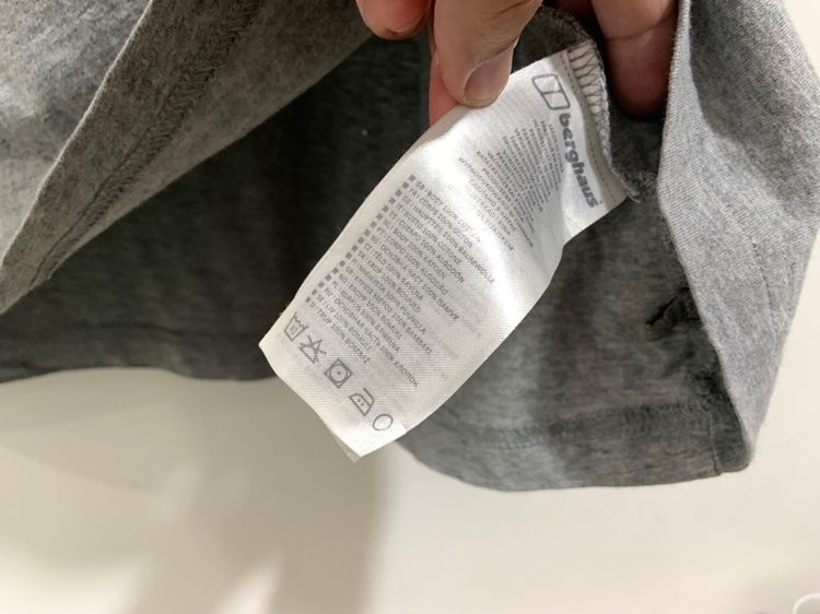 เสื้อยืด BERGHAUS แท้ 💯 size M ขนาด อก 21 ยาว 28 นิ้ว สภาพใหม่มาก สีเทา ลายสวย เนื้อผ้าดีมาก หายากน่าสะสม รูปที่ 4