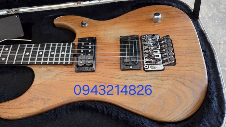🔥🔥🔥กีตาร์ Washburn N4 🔥🔥สภาพใช้งานมีรอย มีตำหนิตามรูป 
ตรงคอต่อปากฉลามไม่เรียบ เคสเก่า สภาพและอุปกรณ์ตามรูป  
