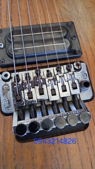 🔥🔥🔥กีตาร์ Washburn N4 🔥🔥สภาพใช้งานมีรอย มีตำหนิตามรูป 
ตรงคอต่อปากฉลามไม่เรียบ เคสเก่า สภาพและอุปกรณ์ตามรูป   รูปที่ 4