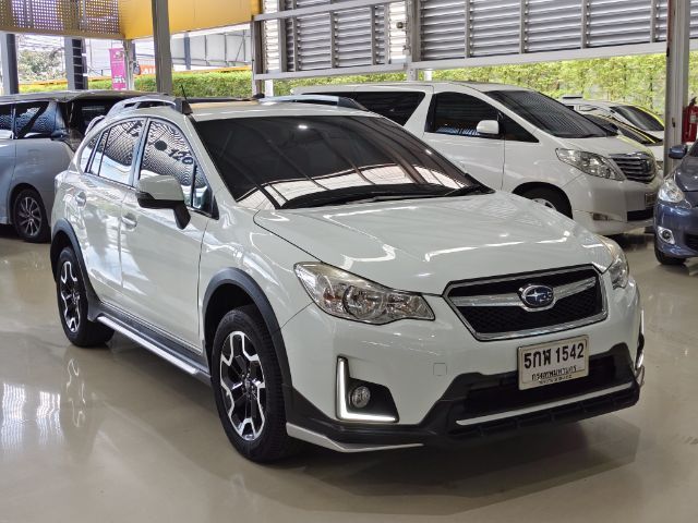 รถ Subaru XV 2.0 Crosstrek 4WD สี ขาว