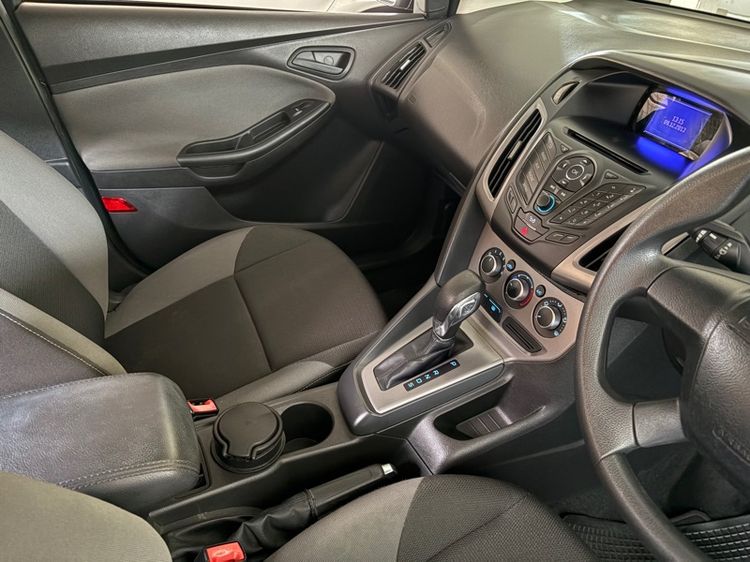 Ford Focus 2012 1.6 Trend Sedan เบนซิน ไม่ติดแก๊ส เกียร์อัตโนมัติ เทา รูปที่ 4