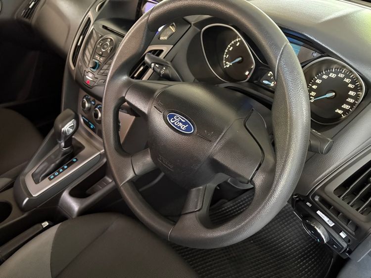 Ford Focus 2012 1.6 Trend Sedan เบนซิน ไม่ติดแก๊ส เกียร์อัตโนมัติ เทา รูปที่ 3