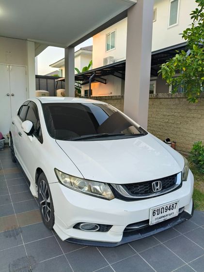 รถ Honda Civic 1.8 ES i-VTEC สี ขาว