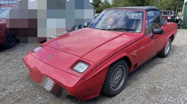 ยี่ห้ออื่นๆ รุ่นอื่นๆ 1990 รุ่นย่อยอื่นๆ Sedan ดีเซล ไม่ติดแก๊ส เกียร์ธรรมดา แดง